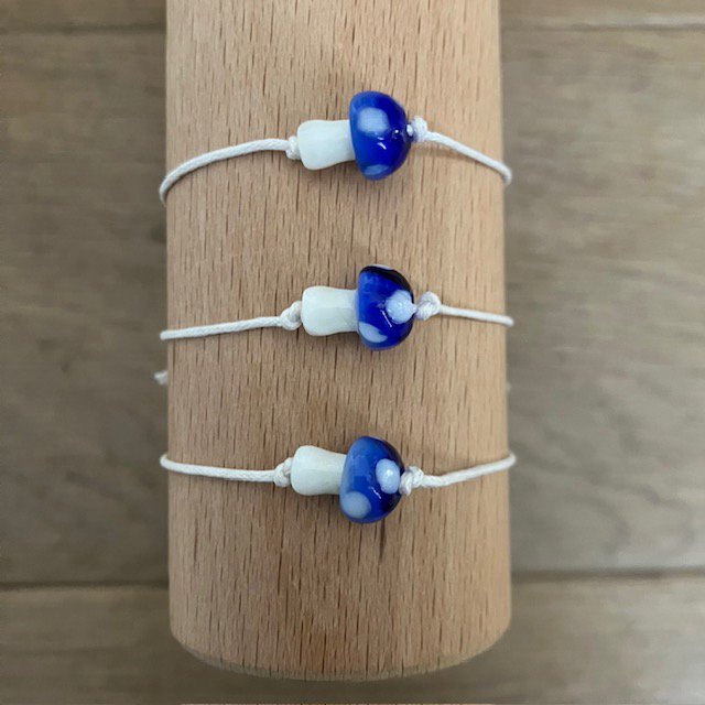 Kinderarmband paddestoel blauw handgemaakt