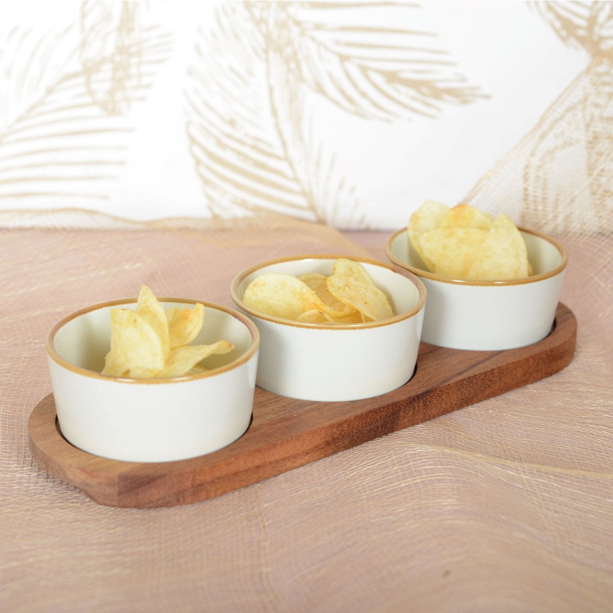 Appetizer set of 3 cups on wooden tray 29x10cm