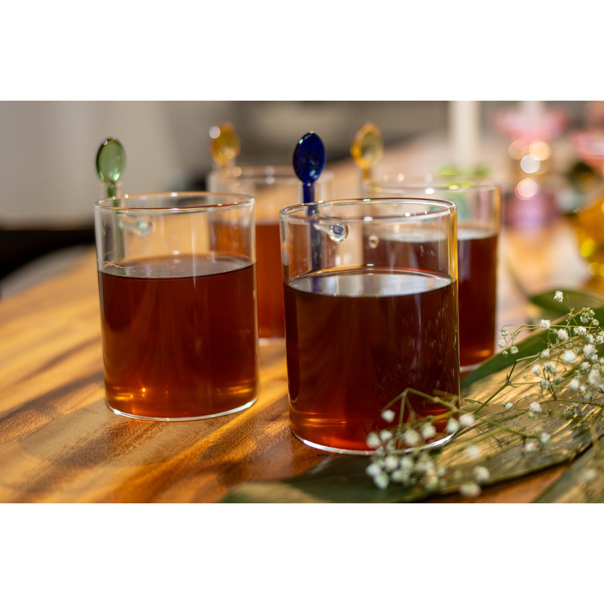 Theekopjes glas 400ml 4 stuks met gekleurde lepels