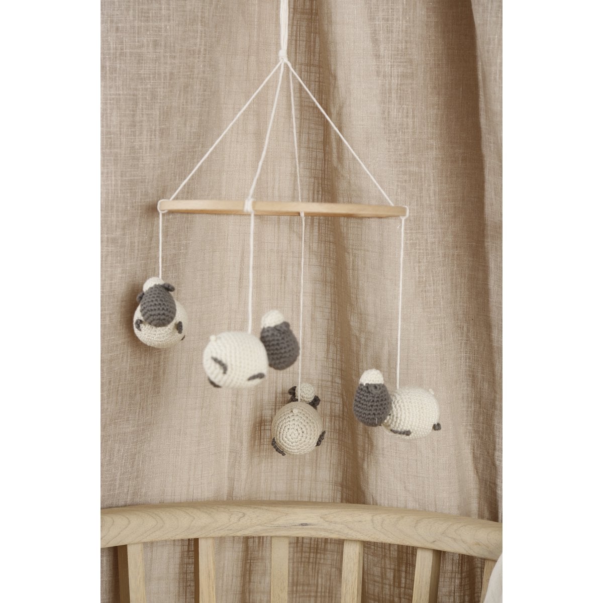 Babymobiel schapen Ø 21,5 cm hoogte 40 cm