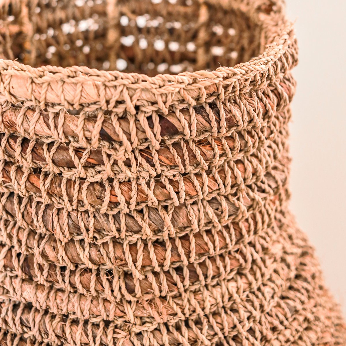 Vaas 56x30 cm bananenvezels raffia handgemaakt