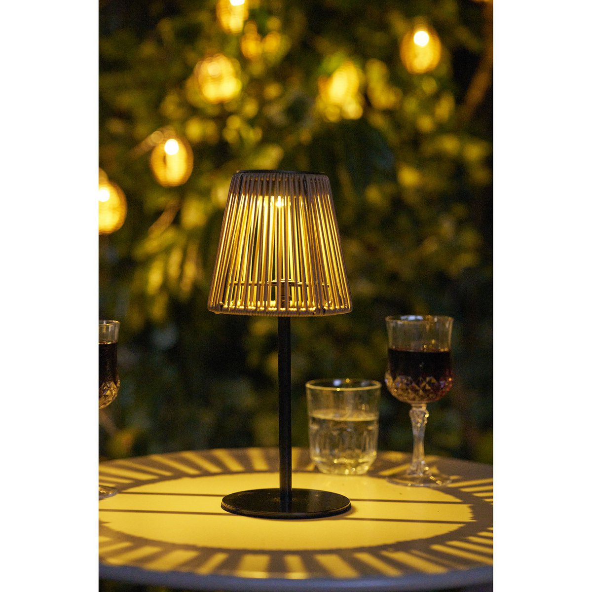 Salford Lamp, oplaadbaar met geïntegreerd zonnepaneel, bruin/zwart