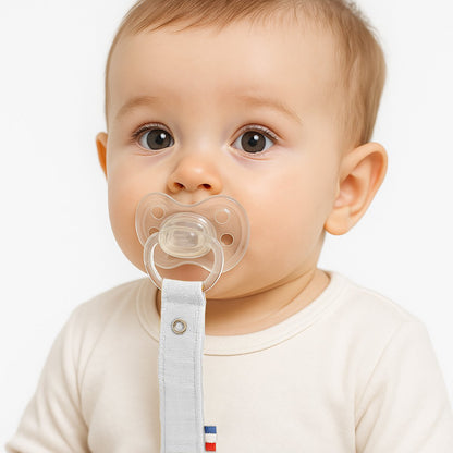 Organic cotton teddy pacifier clip white