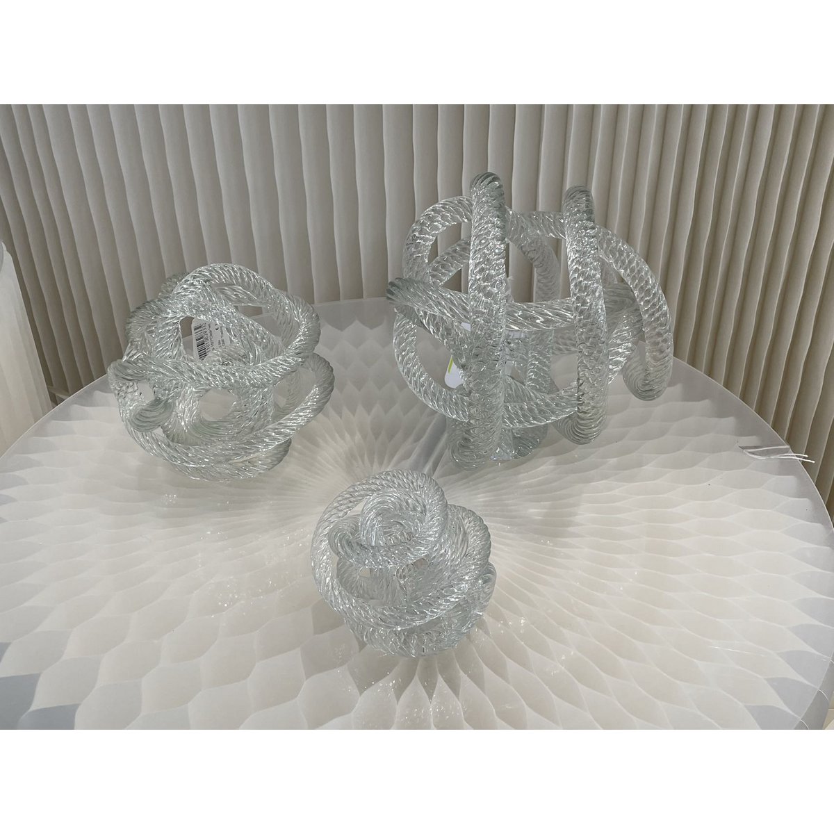 Glazen sculptuur geknoopt Ø10 cm wit