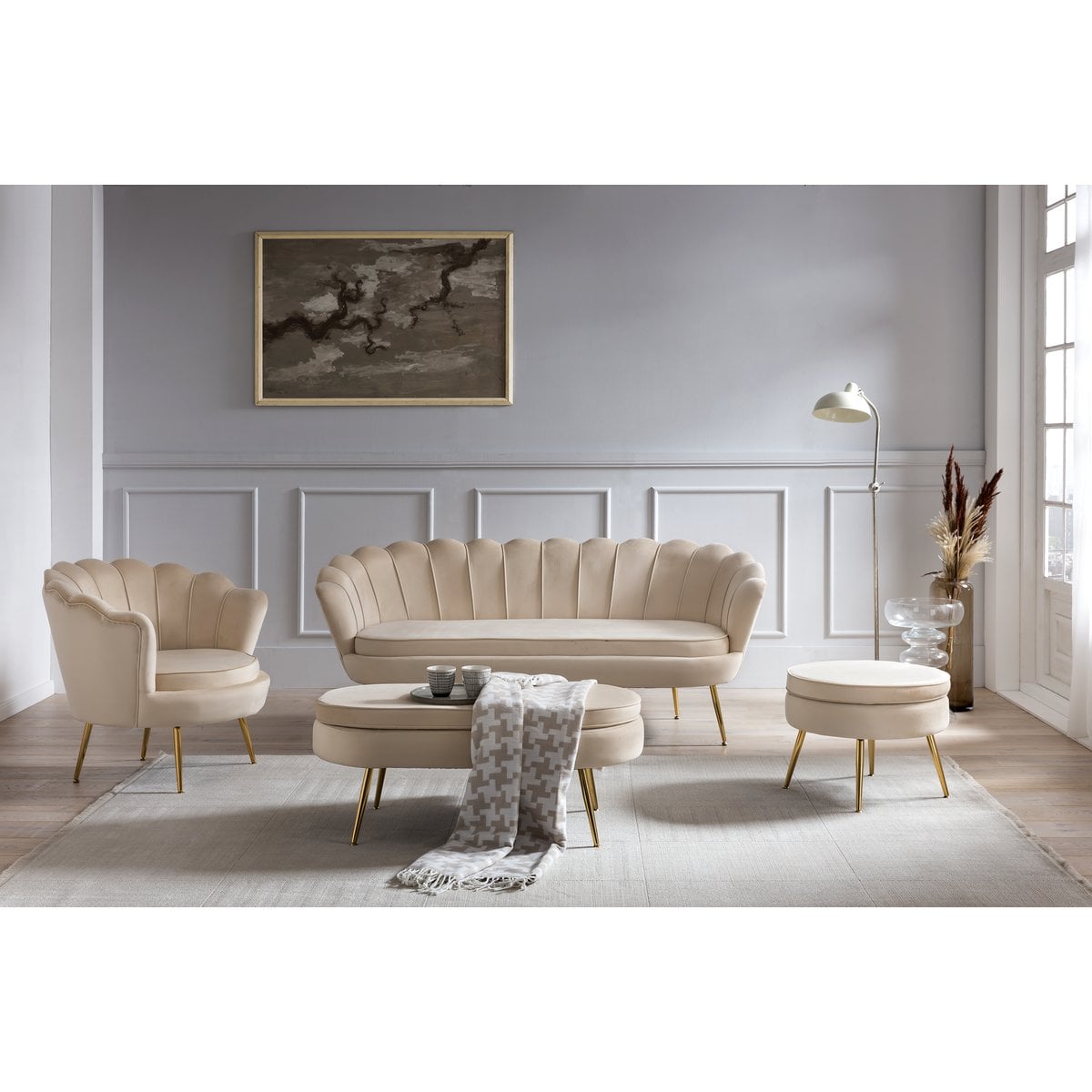 Round pouf in beige velvet